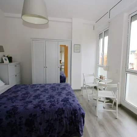 ApartEasy - Plaza España Deluxe-2