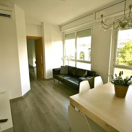 ApartEasy - Plaza España Deluxe-3